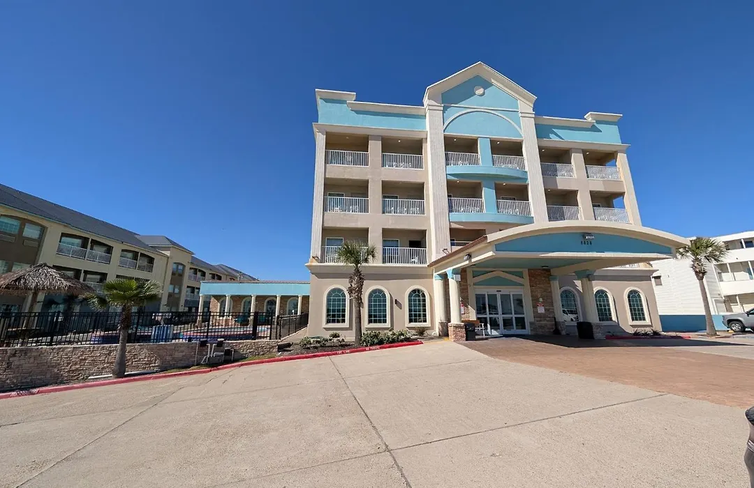 Holiday Inn Express & Suites Galveston West-Seawall-1